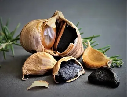 تصویر 2 از سیر سیاه شیراز ارگانیک اصل بدون افزودنی شیمیایی